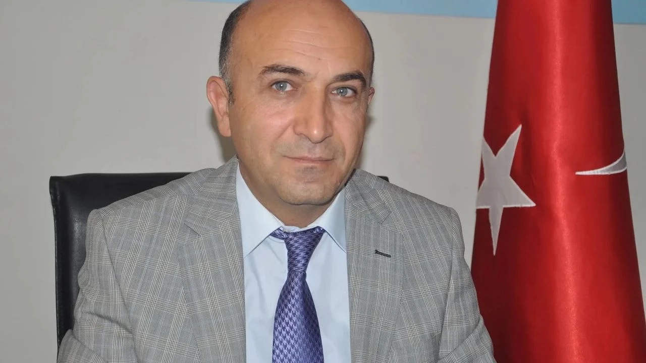 Hürriyetçi Eğitim Sen Afyonkarahisar İl Temsilcisi Nizamettin Şenol, Sandıklı Türk