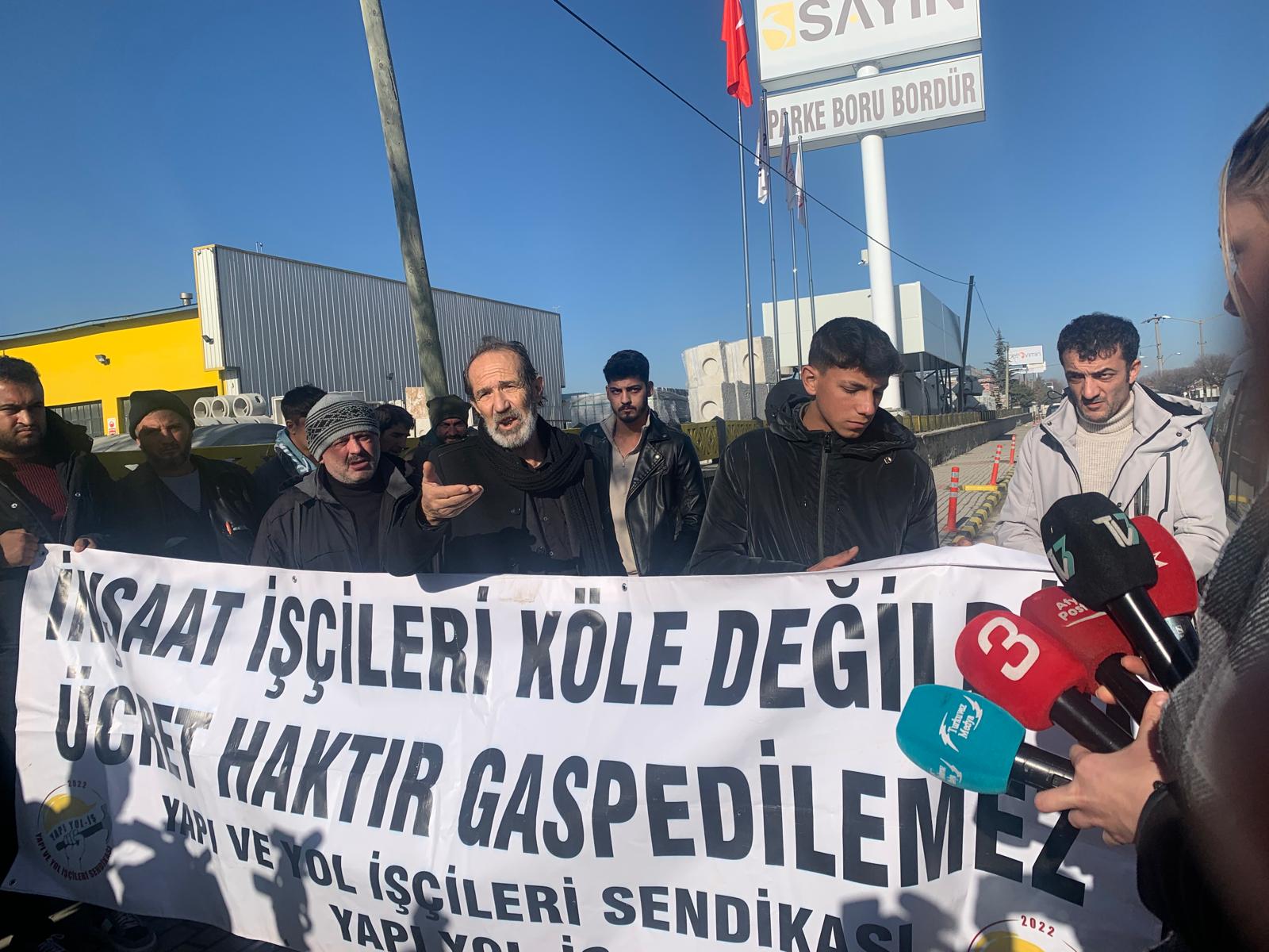 Afyonkarahisar’da AYGN taşeron firmasına bağlı çalışan bir grup inşaat işçisi,