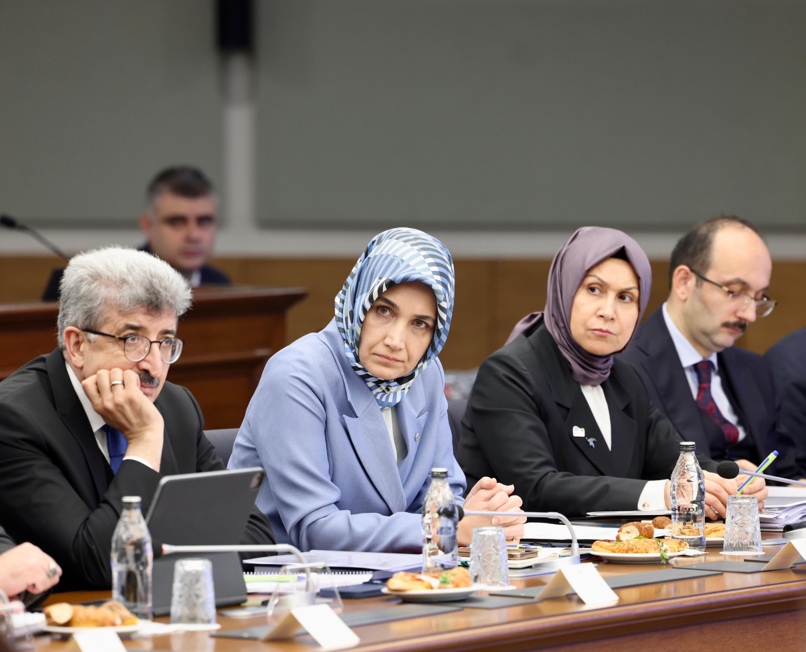 Vali Doç. Dr. Kübra Güran Yiğitbaşı Devlet Su İşleri (DSİ) Genel Müdürlüğü’nde gerçekleştirilen Ulusal Su Kurulunun üçüncü toplantısına katıldı.