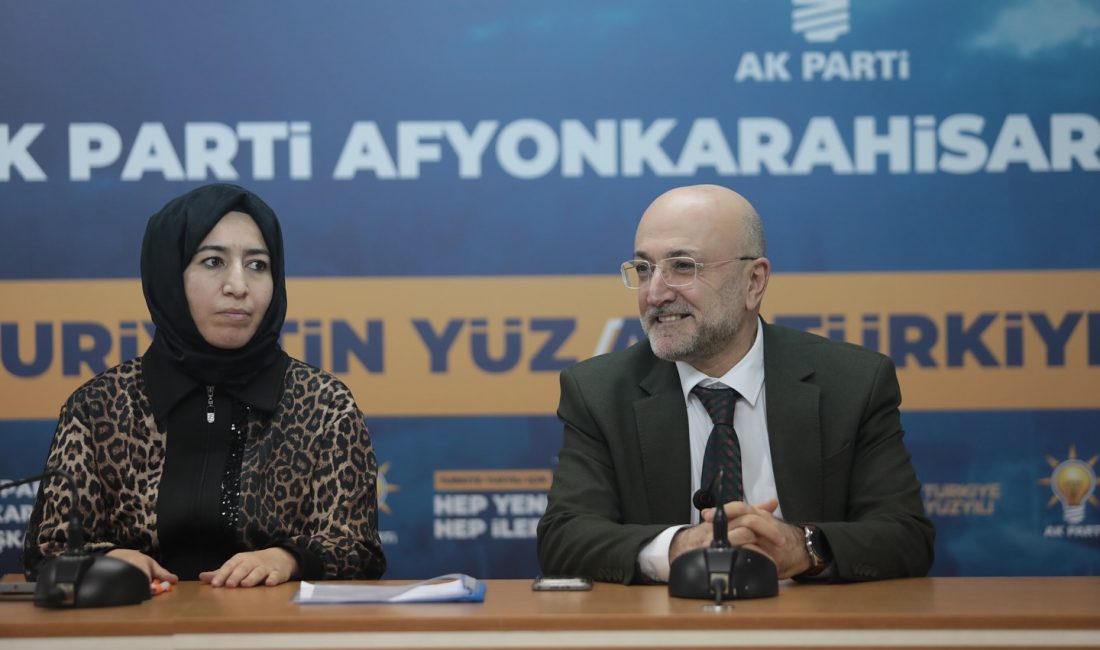 AK Parti Afyonkarahisar İl Başkanlığı tarafından düzenlenen Kadın Kolları Haftalık