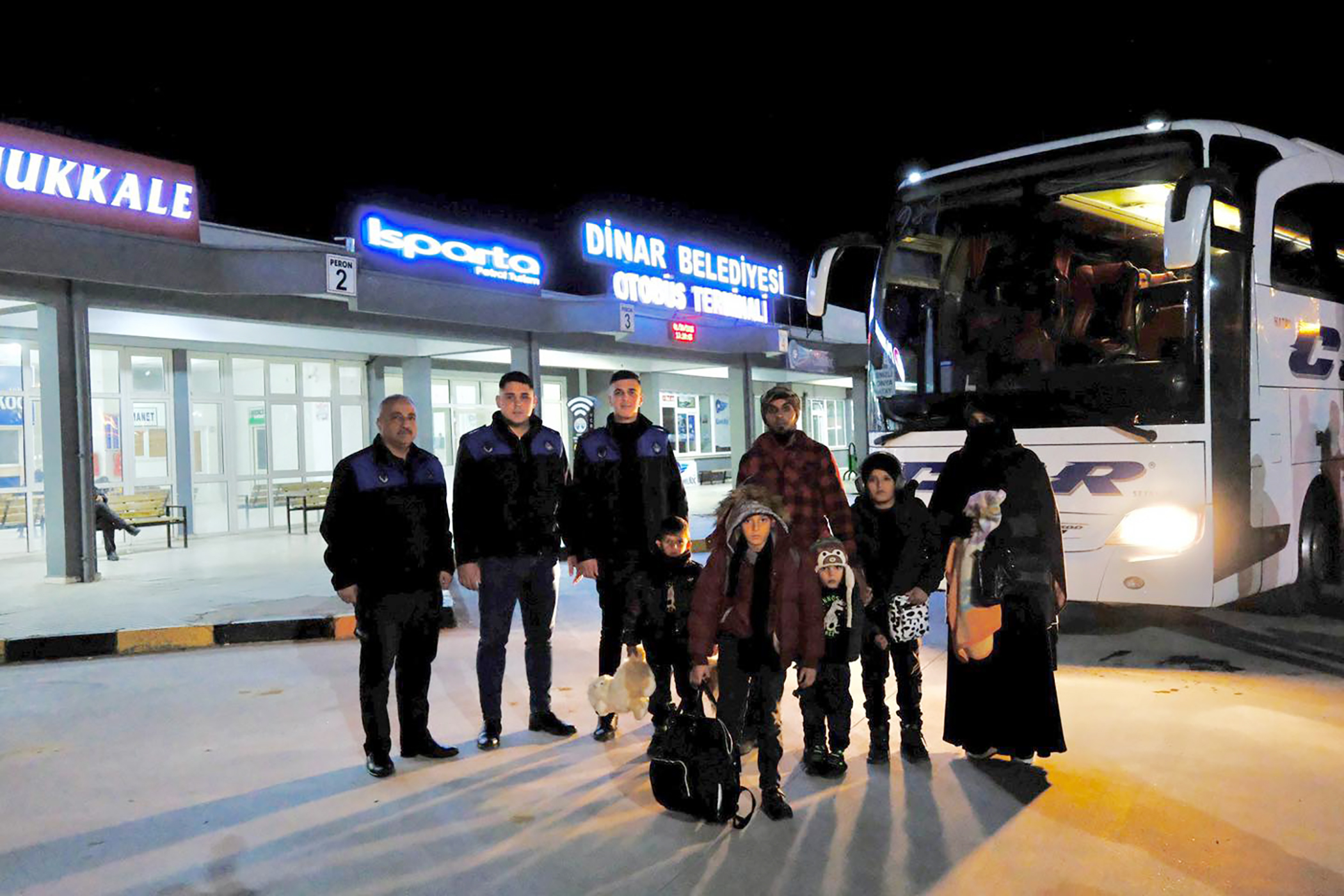 Dinar Belediyesi, ilçede yaşayan Suriyeli misafirlere yönelik olarak başlattığı gönüllü