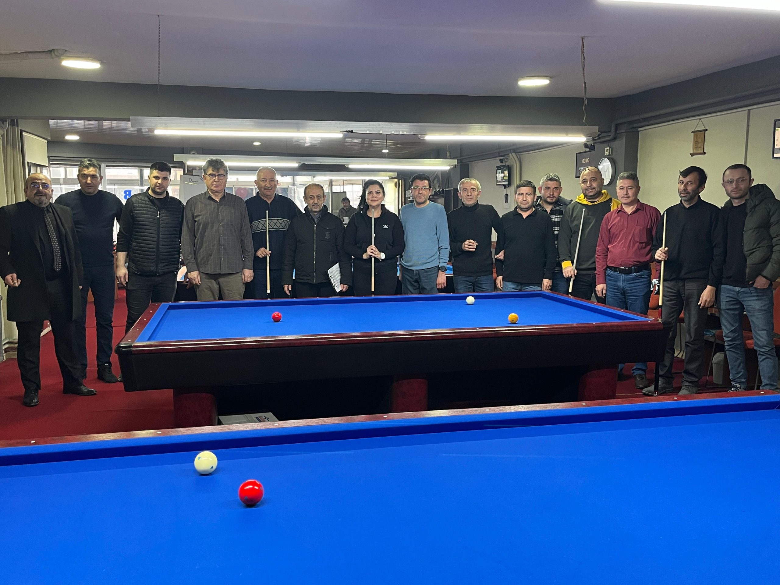 Türkiye’de bir ilk olan gazeteciler arası bilardo turnuvası başladı