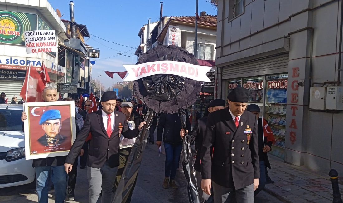 “Şehide Saygı Teröre Lanet”