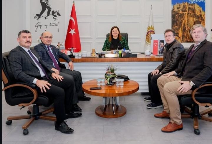 Afyonkarahisar Türk-İş Sendikası İl Temsilcisi Muharrem Uslu ve beraberindeki heyet,