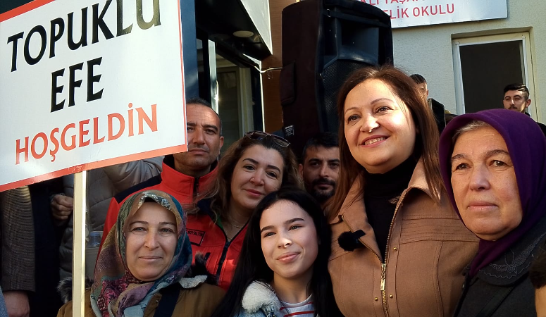 Afyonkarahisar Belediye Başkanı Burcu Köksal Dinar Belediyesi’ni ziyarette bulunarak halka