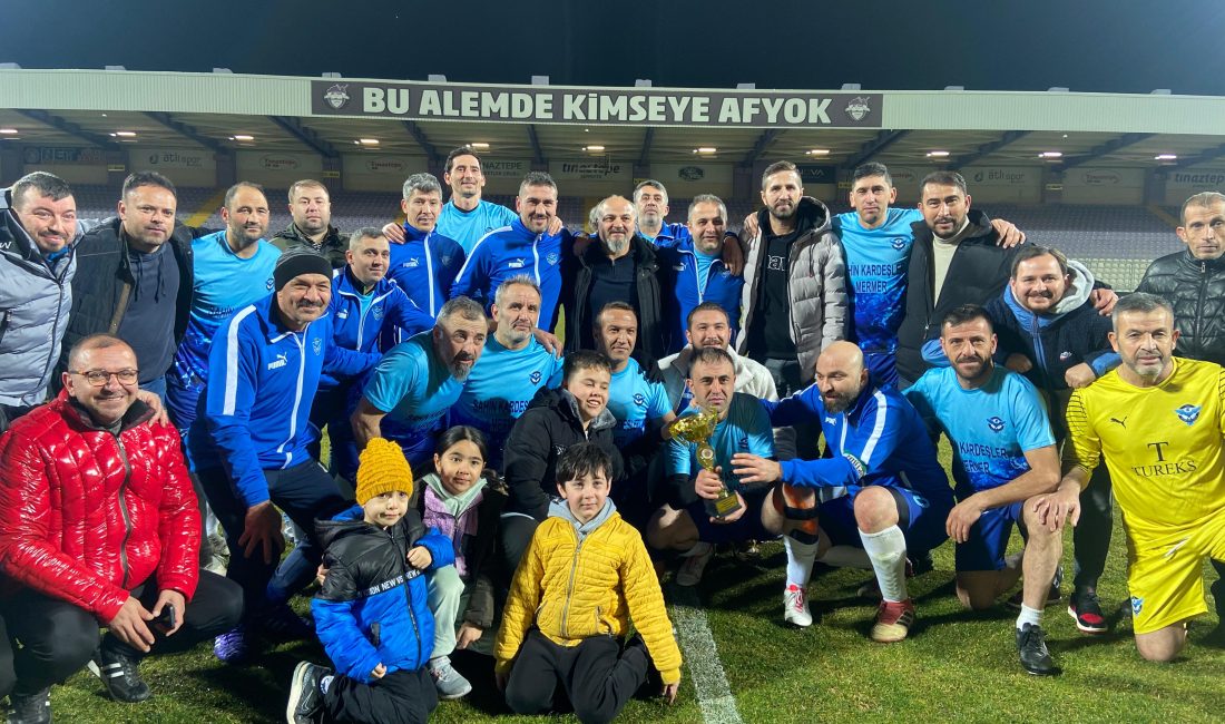 Afyonkarahisar’da düzenlenen Şehrin Masterleri Futbol Turnuvası,dün akşam saat 19.00’da oynanan