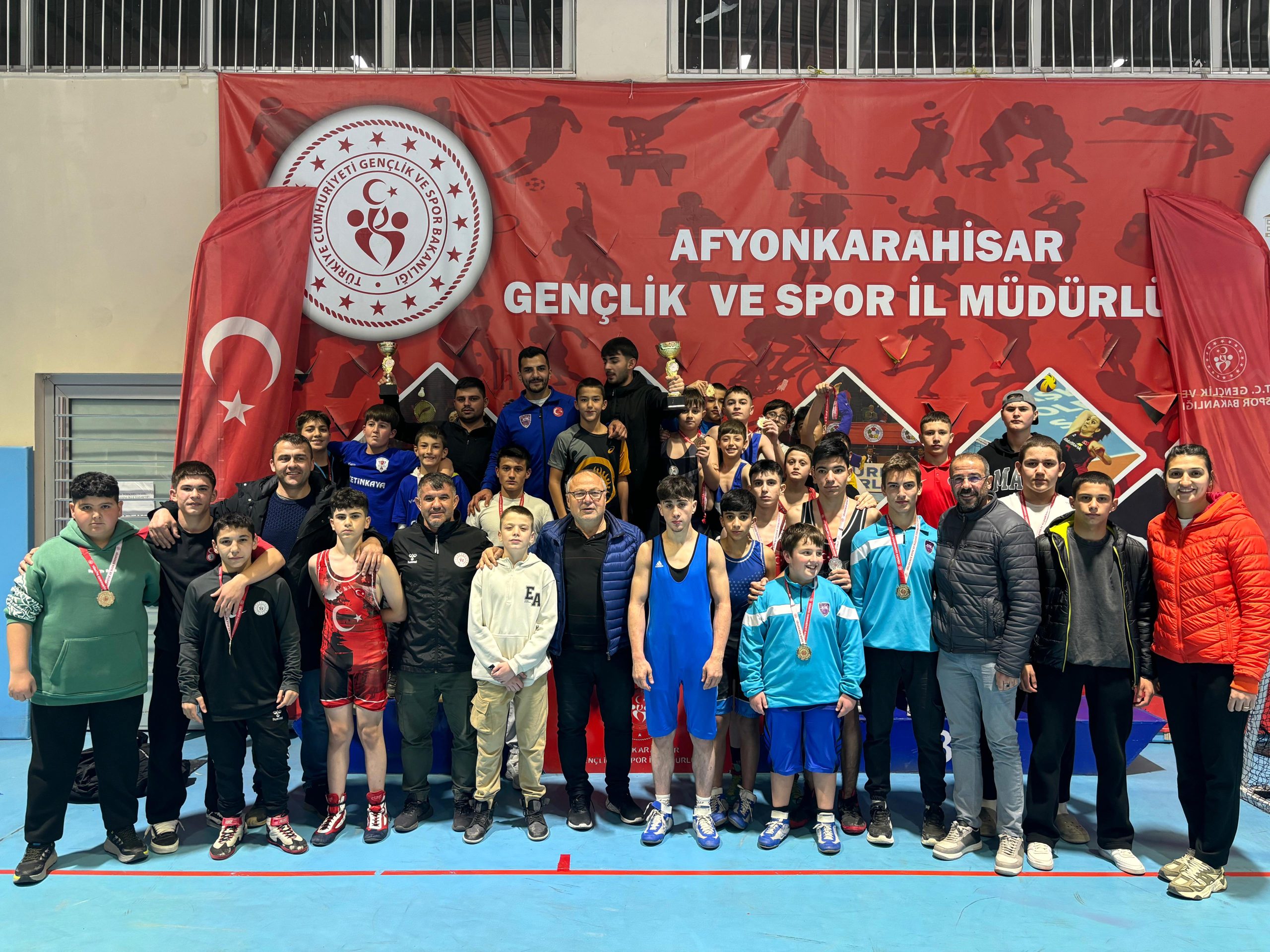 Serbest Güreş il birinciliği müsabakaları Çiğiltepe Spor Salonu’nda tamamlandı. Müsabakalara