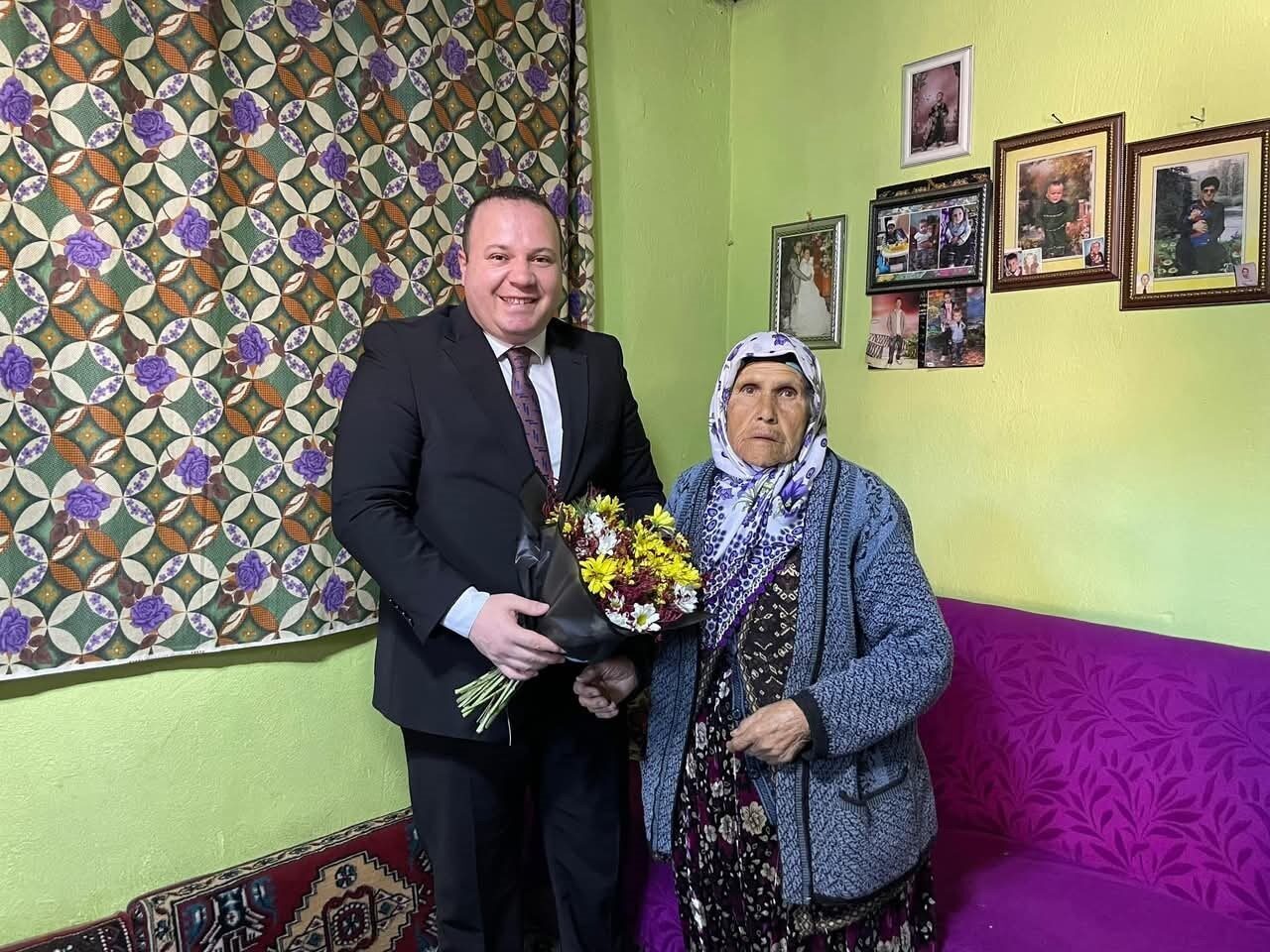 Afyonkarahisar’ın Şuhut Kaymakamı İzzet Cem Eser, 8 Mart Dünya Kadınlar